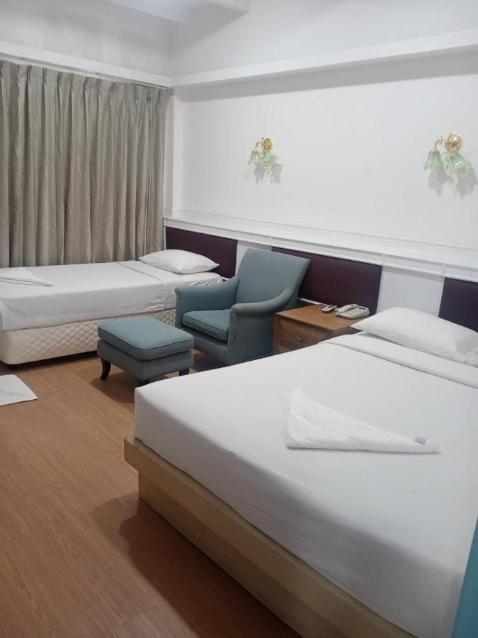 Royal Garden Home Hotel Bangkok Buitenkant foto