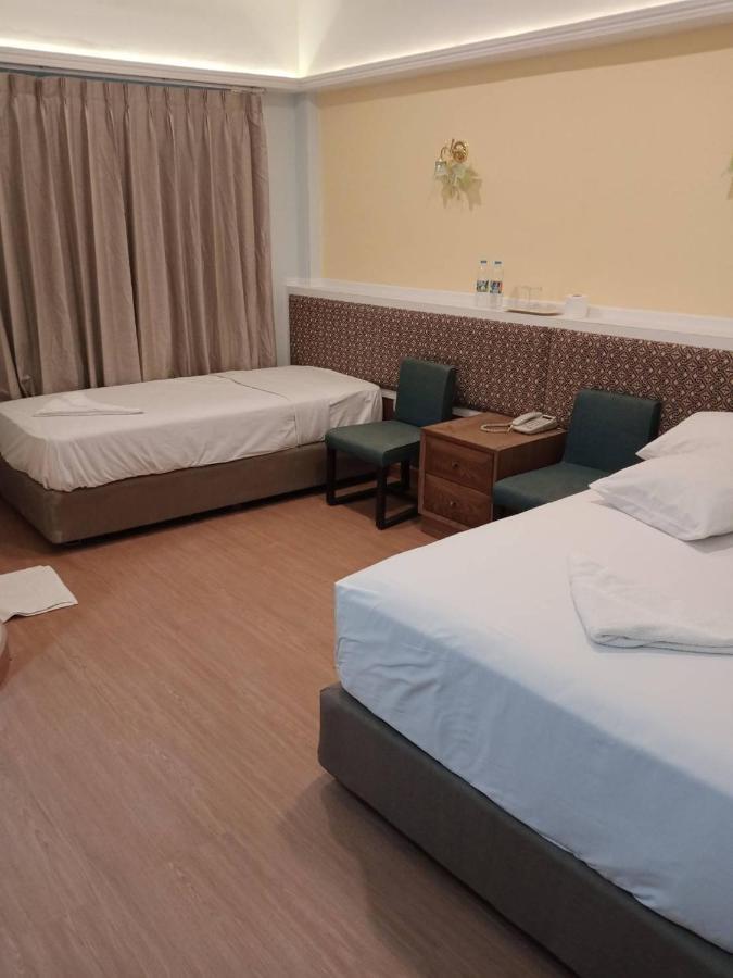 Royal Garden Home Hotel Bangkok Buitenkant foto