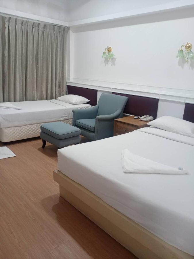 Royal Garden Home Hotel Bangkok Buitenkant foto