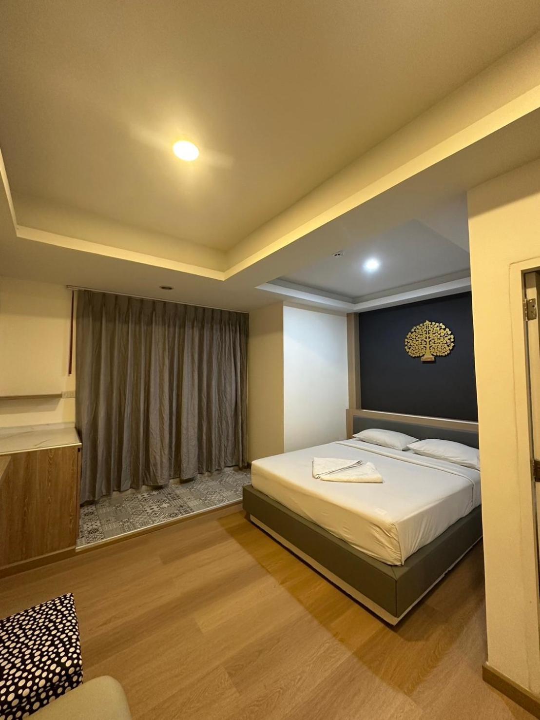 Royal Garden Home Hotel Bangkok Buitenkant foto