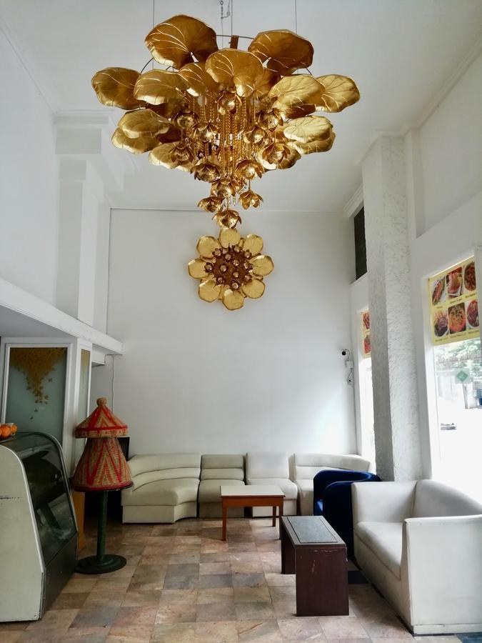 Royal Garden Home Hotel Bangkok Buitenkant foto