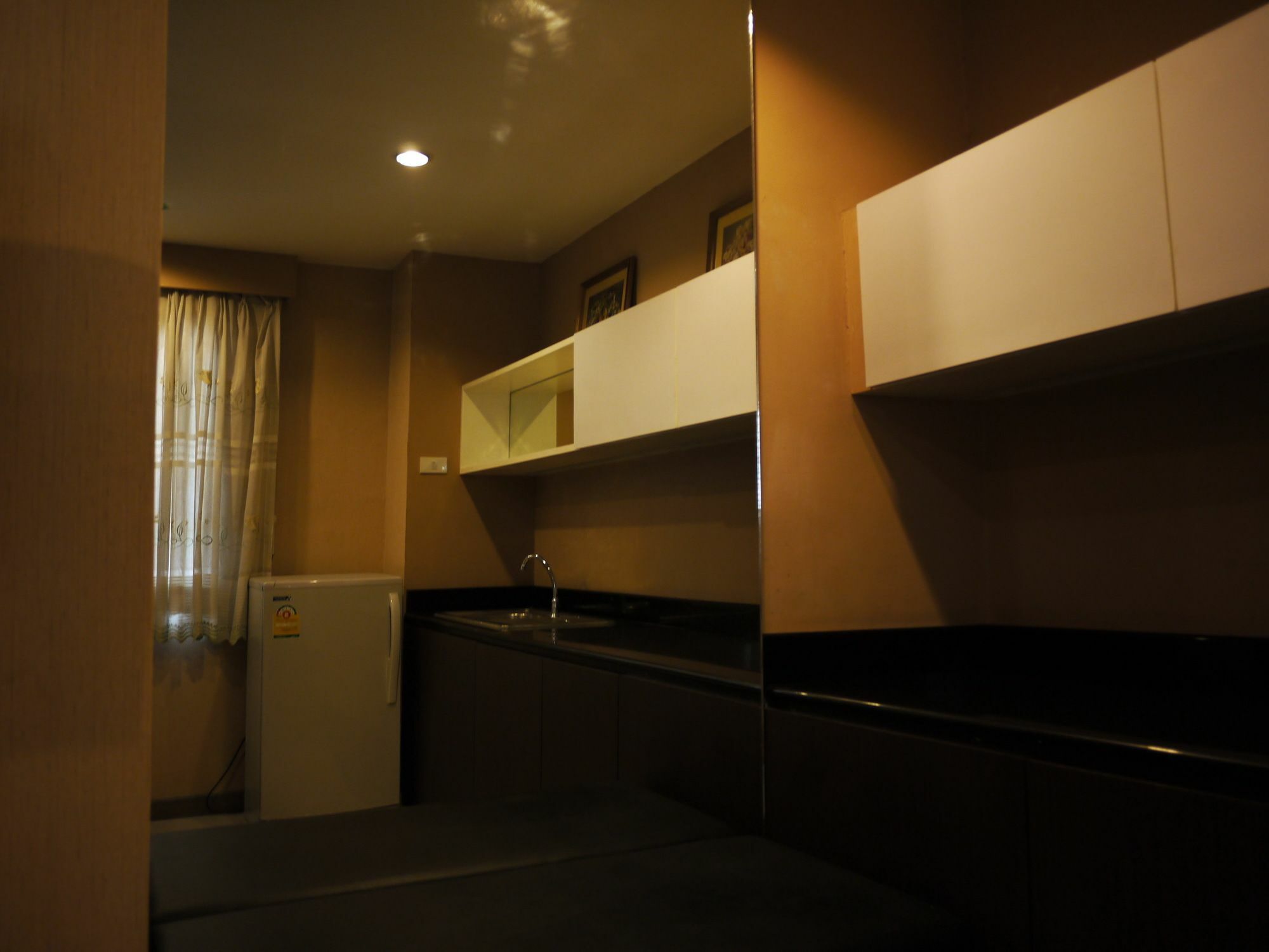 Royal Garden Home Hotel Bangkok Buitenkant foto